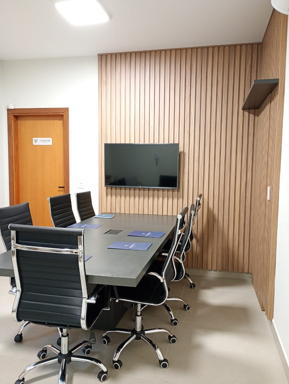 Sala de reunião do escritório Valente Advocacia